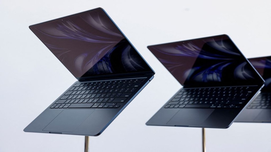 laptop, laptop manufacturing, tabs, dell, apple, iphone production,