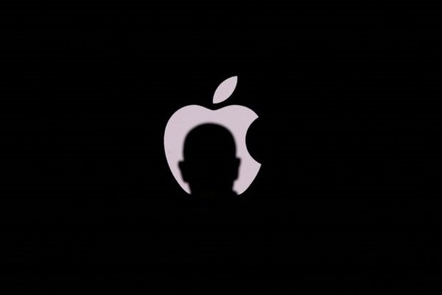 A journalist attends the presentation of the new iPhone 14 at an Apple event, at their headquarters in Cupertino, California, U.S. September 7, 2022. REUTERS