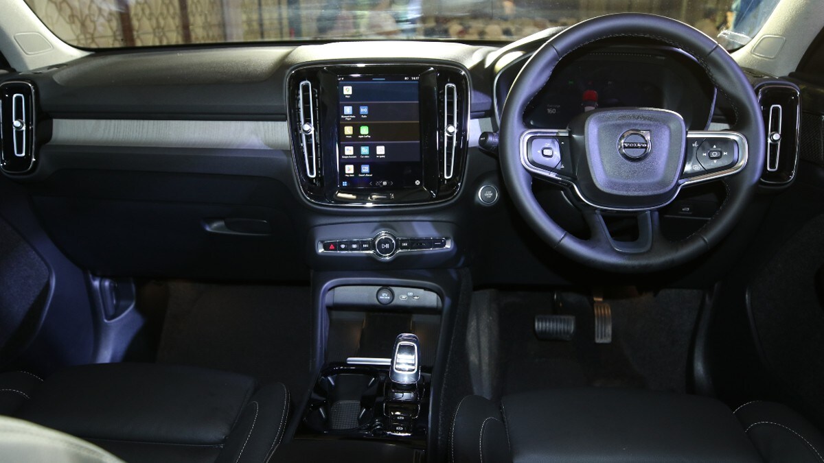 Gets an advanced air cleaner with PM 2.5 sensor and android powered infotainment system with Google services