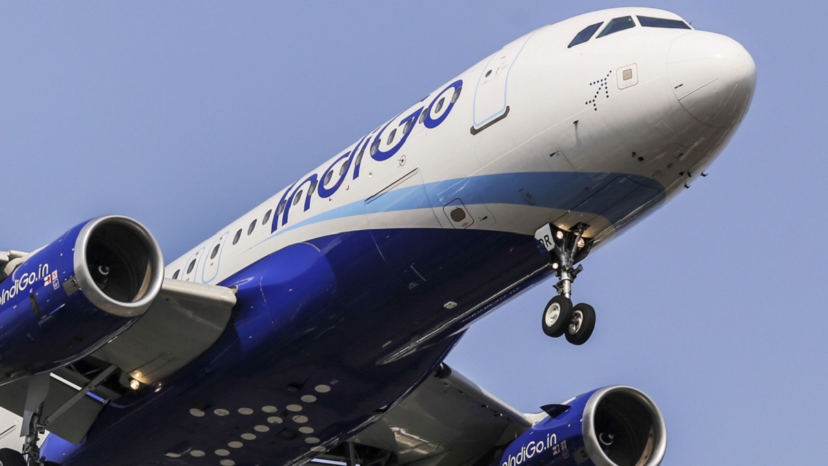 stake, airlines, shares, resignation, board of director, aviation, transaction, low-cost carrier