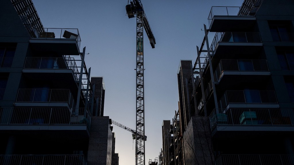 real estate, sustainable, residential property, carbon footprint, investors, buyers, energy efficiency, air quality, eco-friendly real estate, electricity bill