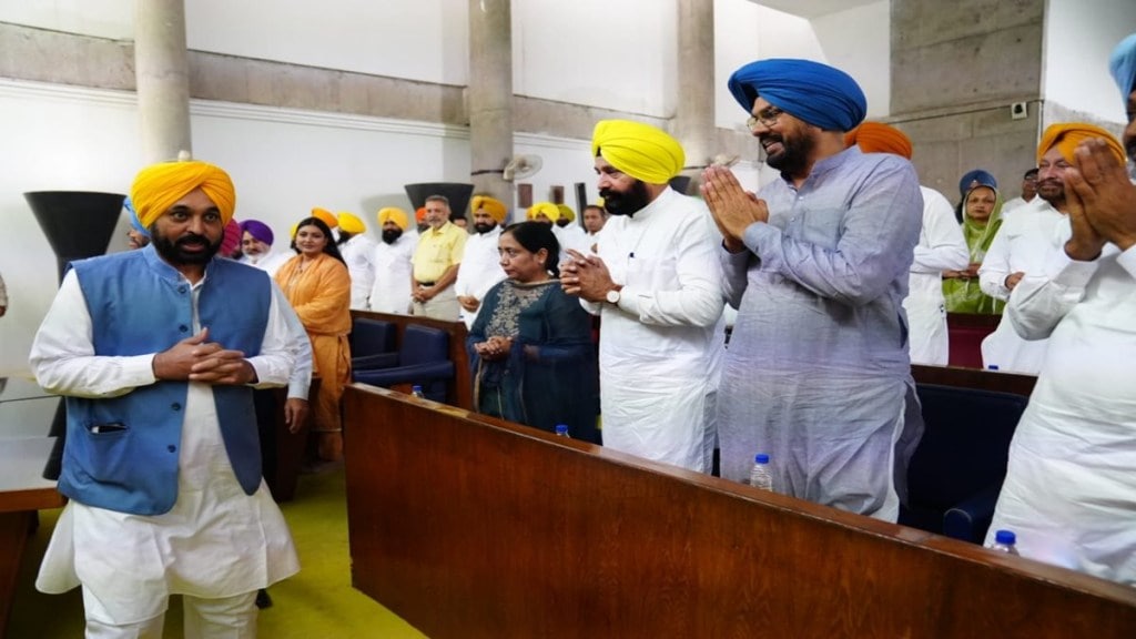Punjab CM Bhagwant Mann holds a meeting with AAP MLAs in the state Assembly. (Photo: ANI)