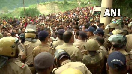 The protestors demanded the perpetrators of Ankita Bhandari's murder to be "hanged" immediately. (Photo: ANI)