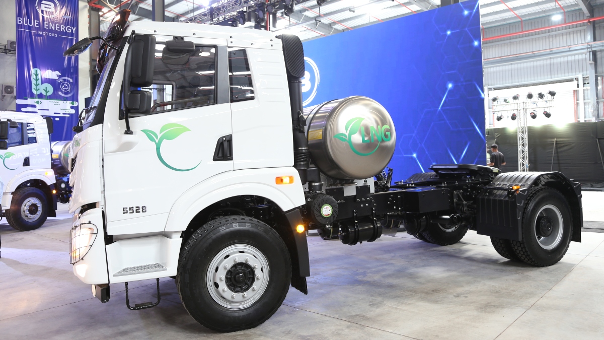 Blue Energy Motors launches LNG-fuelled green trucks Blue Energy Motors launches LNG-fuelled green trucks