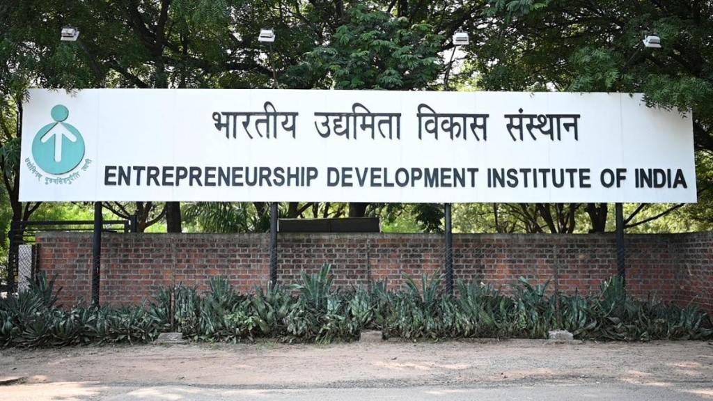 entrepreneurship, green business, startups, MSME, SME, SMB, small business, green entrepreneurs, EDII, rural businesses, Mudra loan, credit guarantee scheme, renewable energy, Entrepreneurship Development Institute of India, agriculture, food processing, healthcare, renewable energy, algae-based water pollutant removal, handicraft, handloom, organic farming