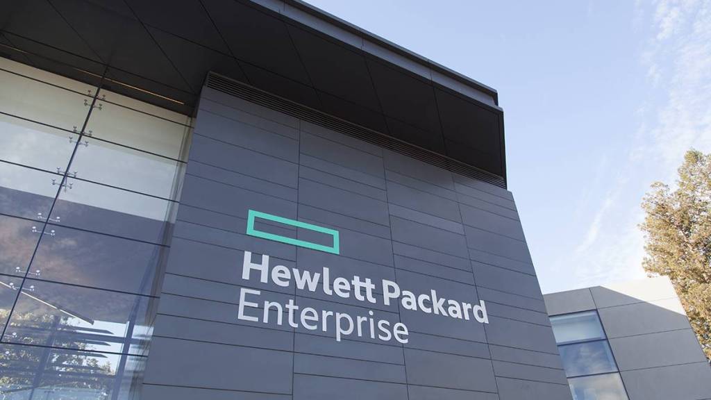 Hewlett Packard Enterprise installs new signage on the exterior of its Palo Alto, CA headquarters. CREDIT: Hewlett Packard Enterprise