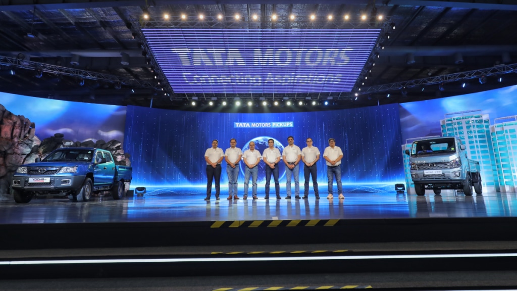 Girish Wagh, Executive Director, Tata Motors, along with the senior leadership at the launch of Yodha 2.0, Intra V20 bi-fuel and Intra V50.
