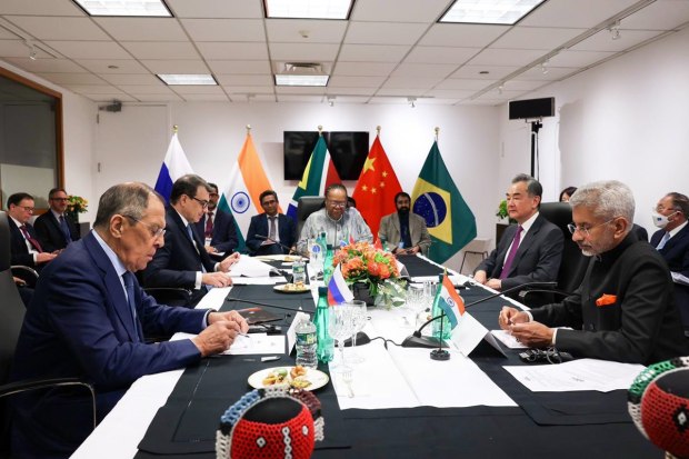 A traditional BRICS gathering on the sidelines of UNGA 77. Exchange of perspective on the global situation, international economy, and regional issues. Made the case for reformed multilateralism. (Photo: Twitter/Dr S Jaishankar)