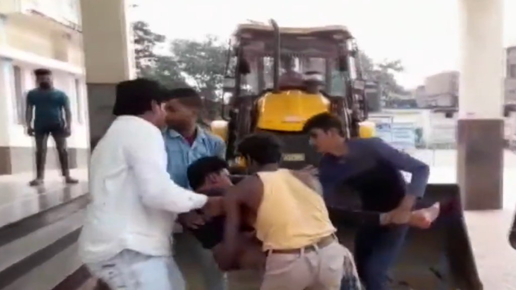 The incident took place in Madhya Pradesh's Katni. (Photo: Screengrab/ANI) The incident took place in Madhya Pradesh's Katni. (Photo: Screengrab/ANI)