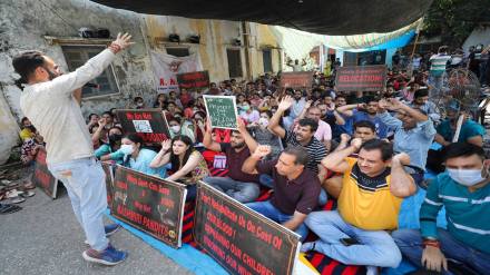 Kashmiri Pandit employees stage protest as they observe 'Balidan Divas' in commemoration of the death of Tika Lal Taploo, in Jammu, on September 13 (PTI Photo/File)