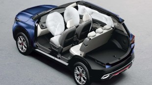 Gadkari defers 6 airbag mandate to October 1, 2023