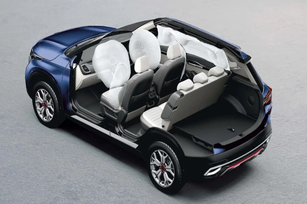 Gadkari defers 6 airbag mandate to October 1, 2023