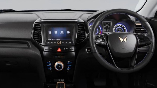 xuv400 interior