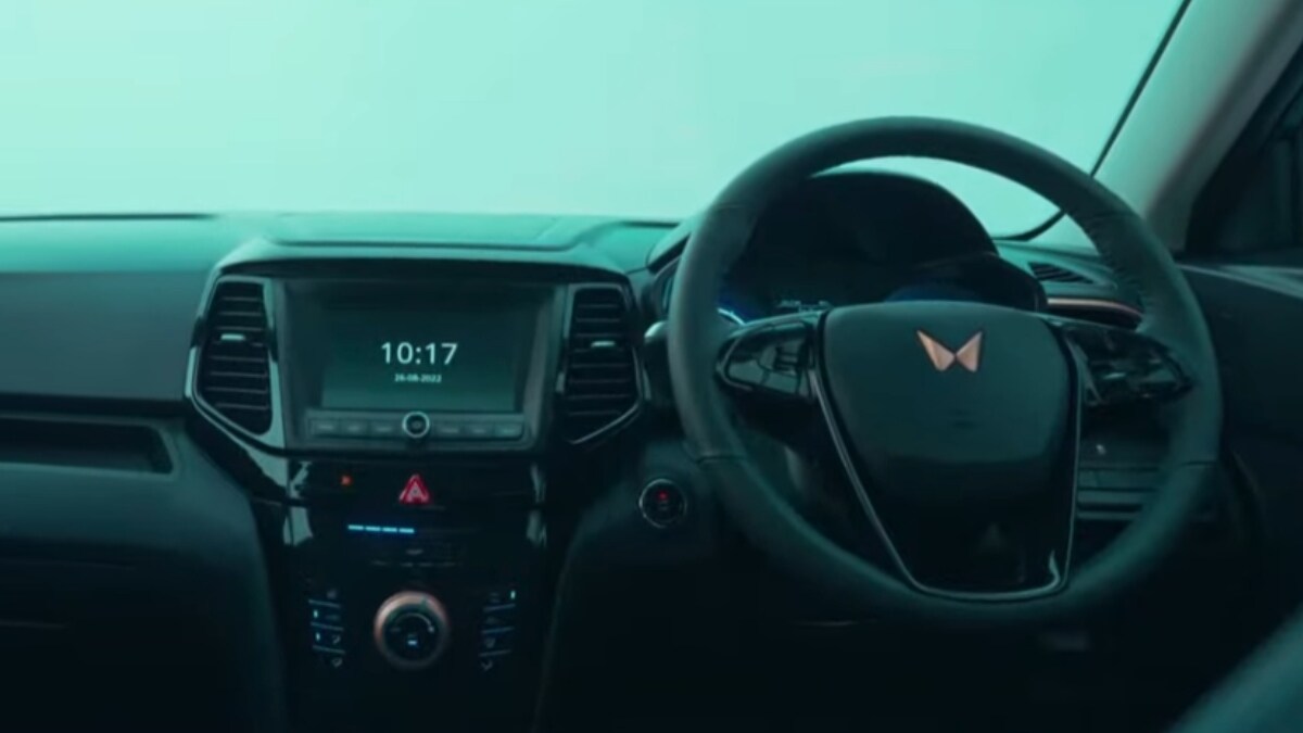 The top-spec variant of the Mahindra XUV400 comes with a 7-inch touchscreen infotainment system with Android Auto, Apple CarPlay and BlueSense app connectivity with over 60 connected features. Additionally,  It will also receive OTA updates.
