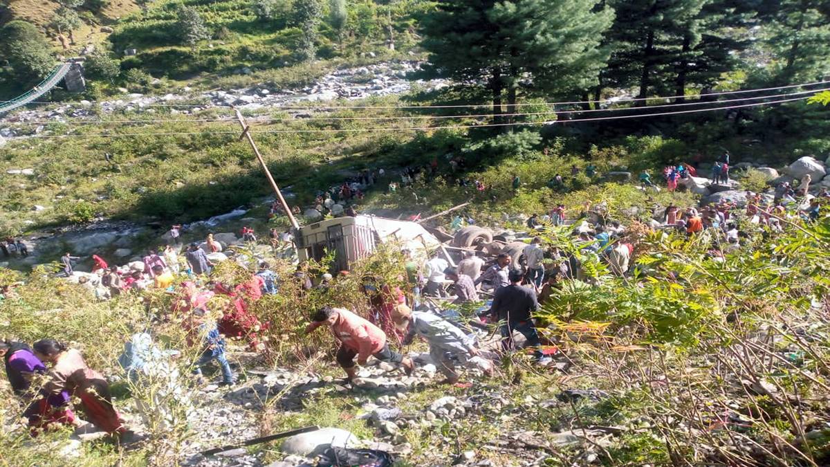 Rescue operation after a passenger bus fell into a gorge near Bareri Nallah in Poonch district on Wednesday. (PTI Photo)