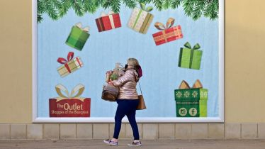 online shopping, offline shopping, festival season, festive, shopping, survey, diwali, navratri, durga puja