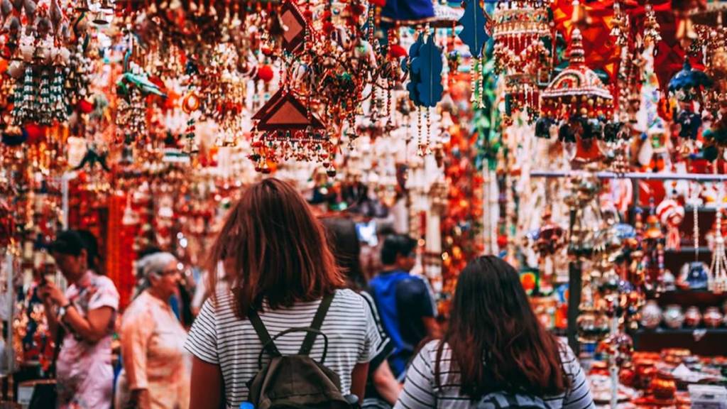 world tourism day, Festive season travel, tourism in India, Kayak, makemytrip, goibibo, ixigo, abhibus