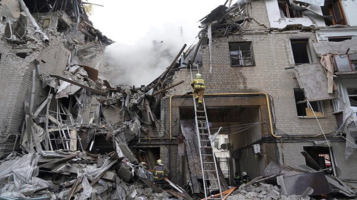 Ukrainian firefighters work in a destroyed building after the latest Russian rocket attack in center Kharkiv, Ukraine, Tuesday, Sept. 6, 2022. (AP/PTI) Ukrainian firefighters work in a destroyed building after the latest Russian rocket attack in center Kharkiv, Ukraine, Tuesday, Sept. 6, 2022. (AP/PTI)