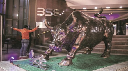 In August, low-volatility consumer staples and IT services underperformed the index. In August, low-volatility consumer staples and IT services underperformed the index.