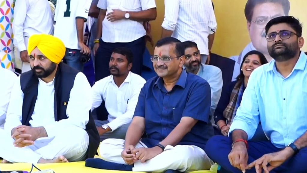 Delhi Chief Minister and Aam Aadmi Party national convener Arvind Kejriwal on Sunday promised to make contractual employees permanent. (Photo: Twitter)