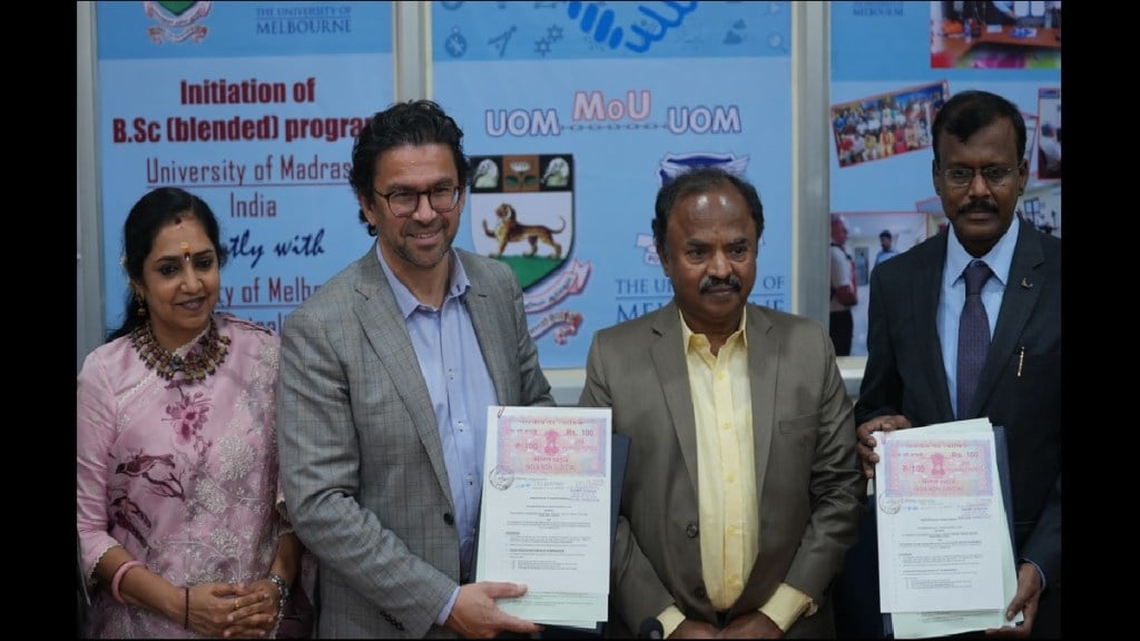 The programme will be offered to the 30 best students based on their application including their entrance score.