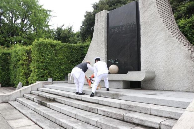 Raksha Mantri Shri Rajnath Singh laying a wreath at a Memorial, dedicated to the personnel of Japan Self Defense Forces who laid down their lives in the line of duty, at Ministry of Defense, Japan in Tokyo Image credits: Ministry of Defence