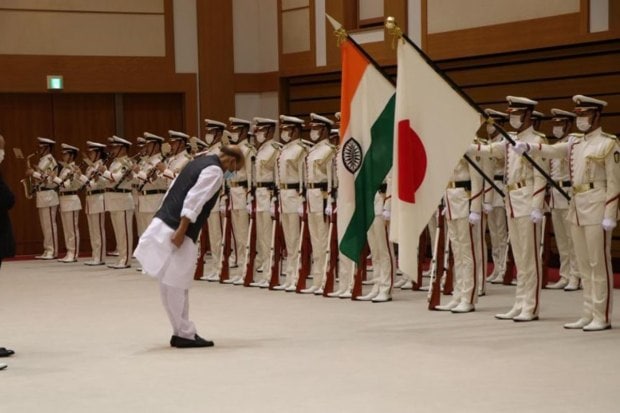 Raksha Mantri Shri Rajnath Singh inspecting the ceremonial guard of honour before his bilateral meeting with Minister of Defense of Japan Mr Yasukazu Hamada in Tokyo. Image credits: Ministry of Defence