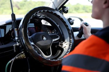 Truly autonomous cars may be impossible without helpful human touch