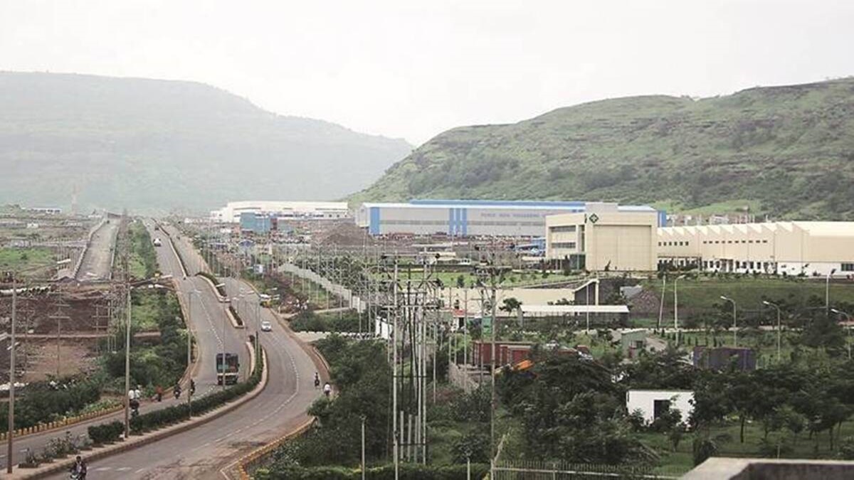 Many countries leveraged SEZs to drive employment, exports and investment and brought about economic transformation. (IE) Many countries leveraged SEZs to drive employment, exports and investment and brought about economic transformation. (IE)