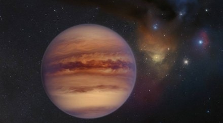 Due to Earth and Jupiter's imperfect orbits, they often go past each other at different distances. Due to Earth and Jupiter's imperfect orbits, they often go past each other at different distances.