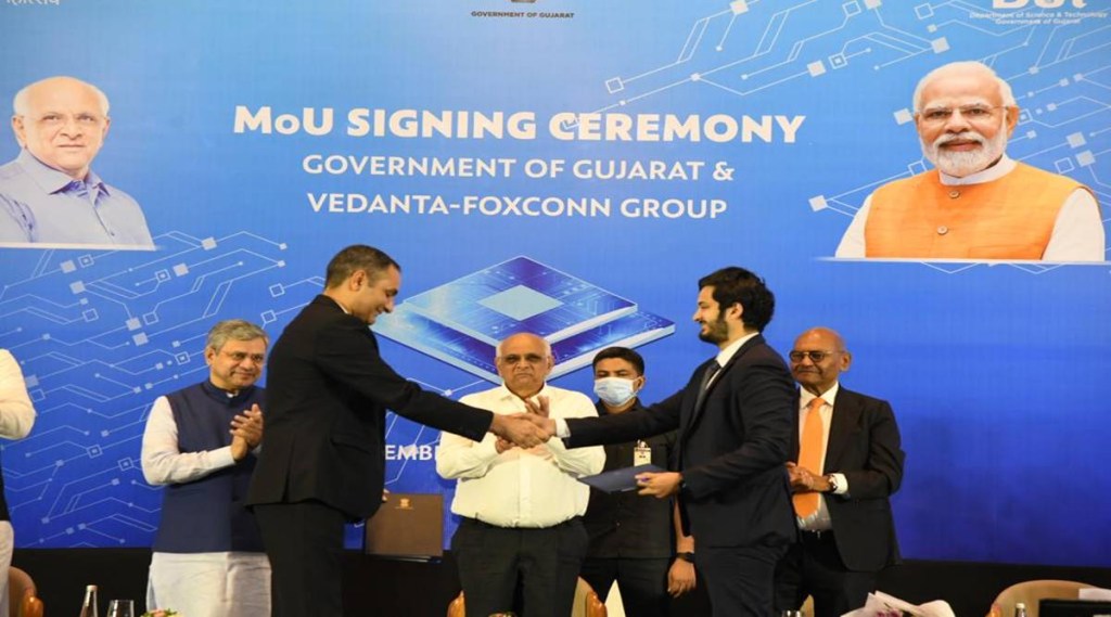 vedanta foxconn tie up