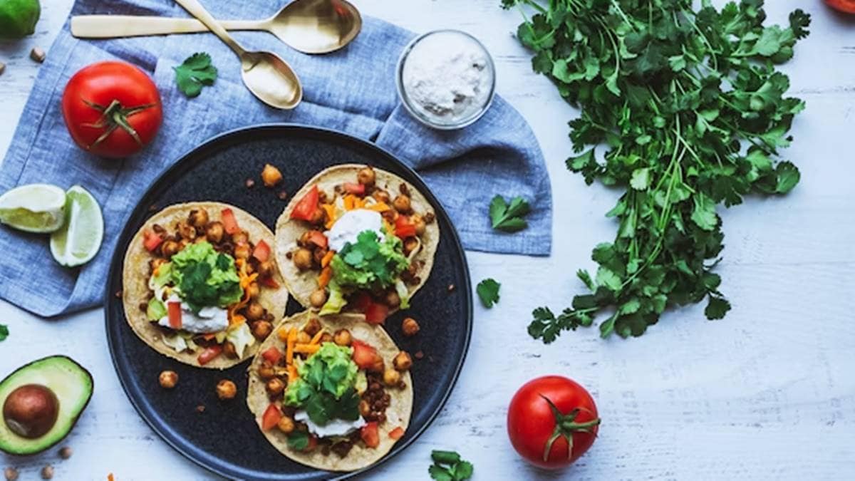 vegan, vegetarian, meat eating, vegan while travelling, Fareportal, Gabby Teaman