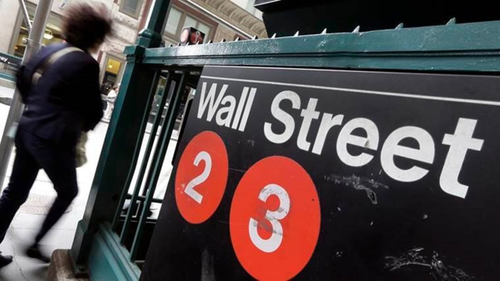 
Dire outlooks from a handful of companies - most recently FedEx Corp and Ford Motor Co - have also added to woes in a seasonally weak period for markets. (IE)