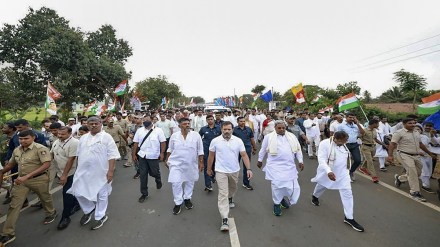 What is missing in this party is the commitment to ideology and leadership, he rued, adding that Congress has also been giving "confusing signals". What is missing in this party is the commitment to ideology and leadership, he rued, adding that Congress has also been giving "confusing signals".