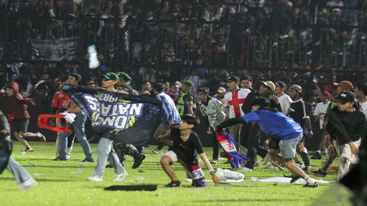 Violence broke out after the game ended Saturday evening with host Arema FC of East Java's Malang city losing to Persebaya of Surabaya 3-2. (Reuters image)