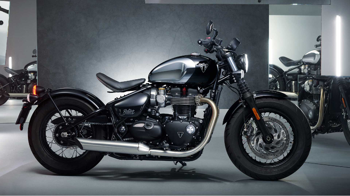 Triumph Bonneville Bobber Chrome Edition priced at Rs 12.85 lakh. It gets a chrome fuel tank with a black overlay and the Triumph triangle badges with chrome detailing and costs Rs. 80,000 more than the standard version.