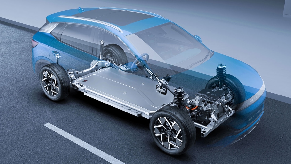 This electric SUV gets a 60.48 kWh BYD Blade Battery pack and it is certified by ARAI to offer a driving range of 521 km per charge. The Atto 3 can be charged from 0 to 80 per cent in 50 minutes by using a DC fast charger.