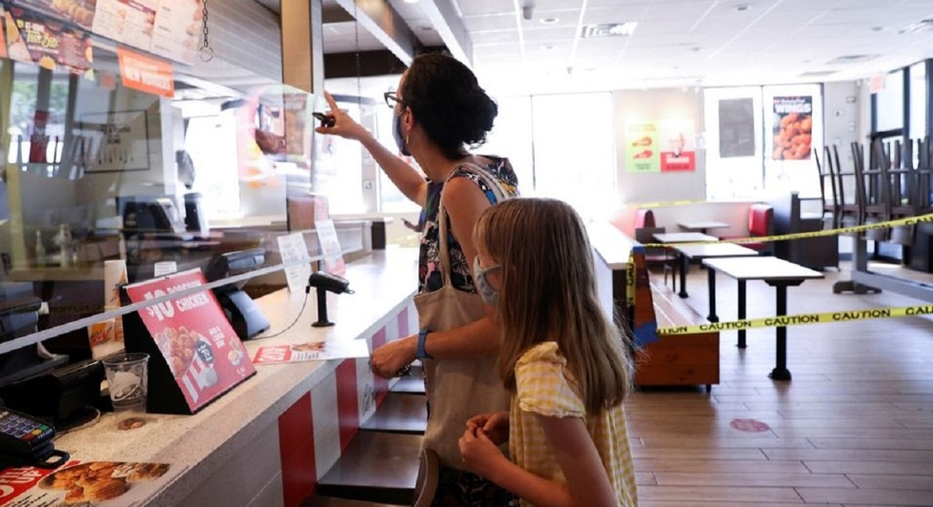 QSR, restaurant, annual growth, fast food, beverage, online ordering, consumption, third-party vendors