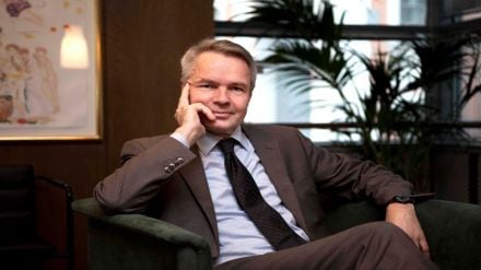 Foreign Minister of Finland, Pekka Haavisto talks with FE