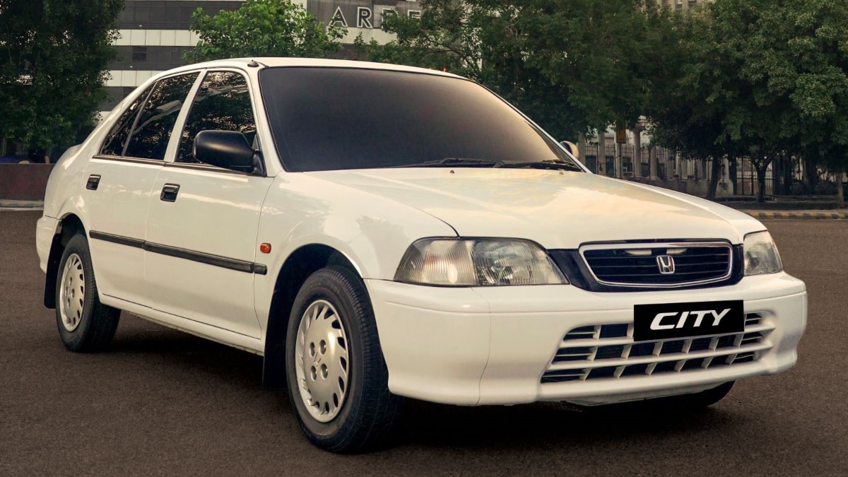 The first-generation Honda City was sold in India from 1998 to 2003 and it was based on the sixth-gen Honda Civic (FERIO). It was offered with a 1.3-litre and a 1.5-litre VTEC petrol engine. 