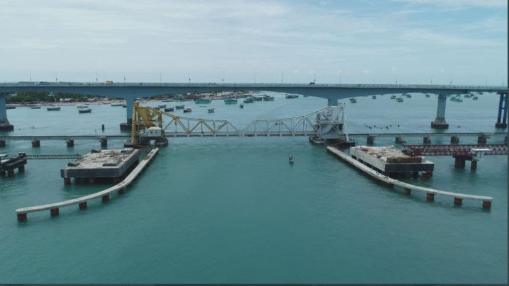 _India's 1st vertical lift Railway Sea Bridge, Pamban Bridge, vertical lift railway sea bridge in India,
