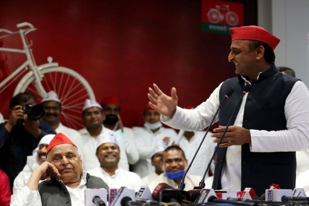 Samajwadi Party National President Akhilesh Yadav along with father and party founder Mulayam Singh Yadav at state party head office during joining of different poitical peoples of Samajwadi Party in Lucknow in 2021. (IE)