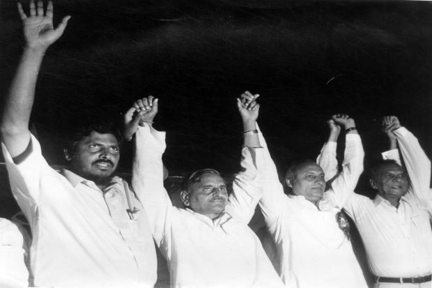 Ramdas Athawale, Mulayam Singh Yadav, Akhtar Rizvi and Johnny Walker at Shere Punjab (Andheri) in 1996. (IE)