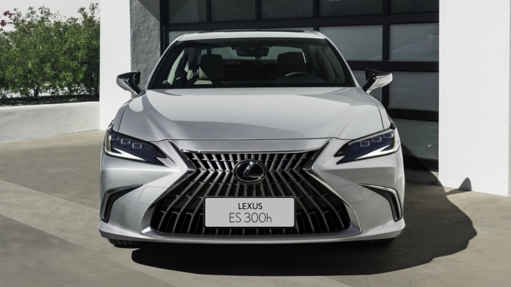 New Lexus ES 300h
