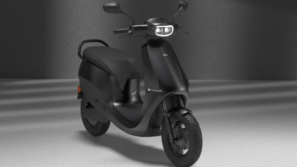 Ola S1 Air gets a 2.5 kWh lithium-ion battery pack and is claimed to offer a range of up to 101 km per charge. The company says that it can be fully charged in 4.5 hours using a regular charger. 