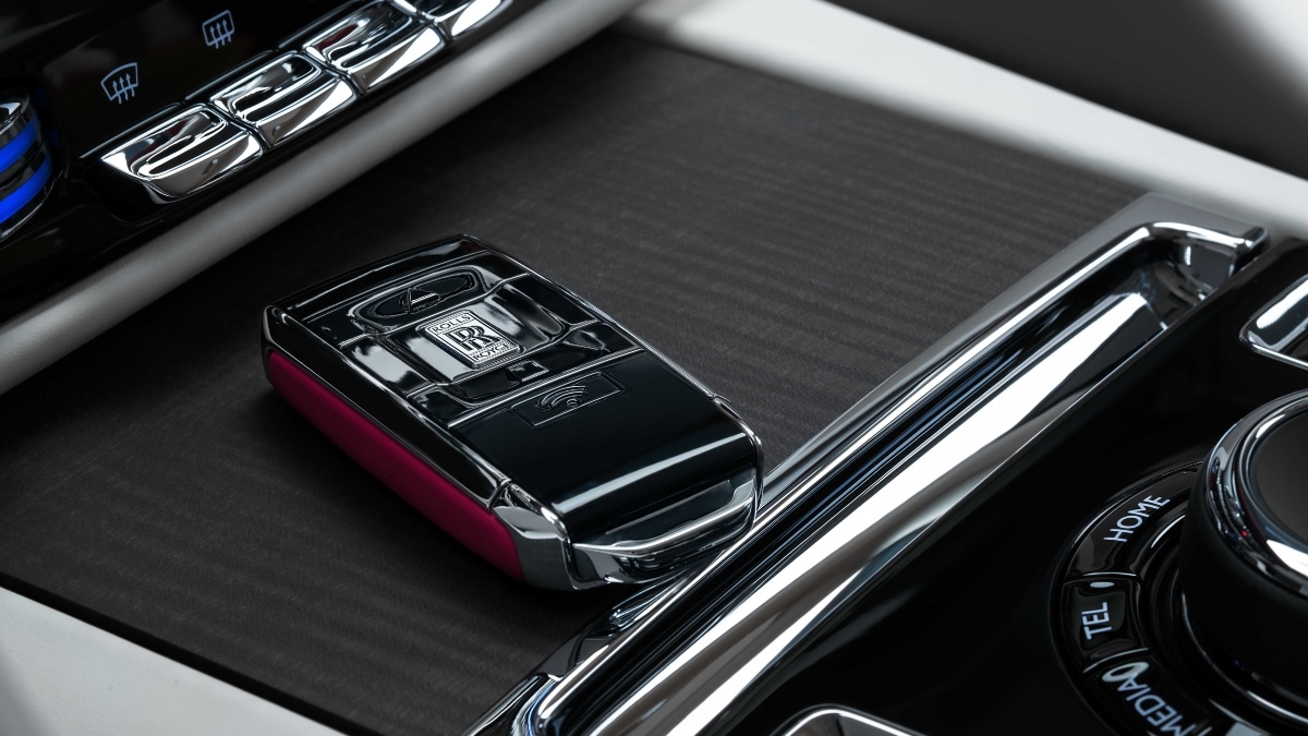The powertrain of this uber luxurious electric car is likely to develop 576 bhp and 900 Nm of peak torque. It is expected to go from 0-100 kmph in 4.5 seconds.