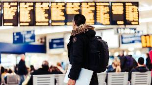 Paytm, Paytm festive travel sale, air ticket discounts, Paytm cashback, flight ticket booking, GoFirst, Vistara, Spicejet, AirAsia, Air India, IRCTC