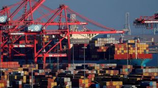 US economic growth rebounds in Q3 on trade, but demand is slowing