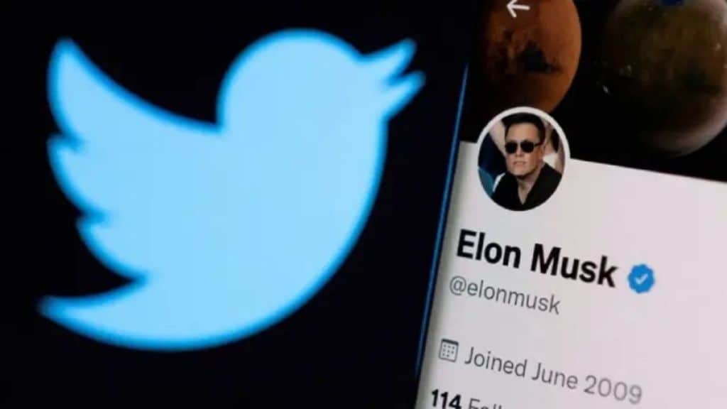 Twitter and Apple tensions