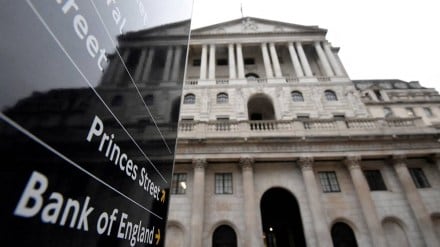Liquidity in government bond markets remained poor, and yields were likely to climb further whether the BoE extended its bond-buying on Friday or not, said Craig Inches, Head of Rates and Cash at Royal London Asset Management. (IE)